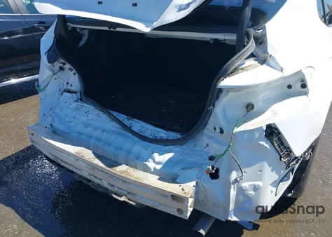 2018 Toyota Camry Le z USA, uszkodzony, nr VIN 4T1B11HK5JU643256